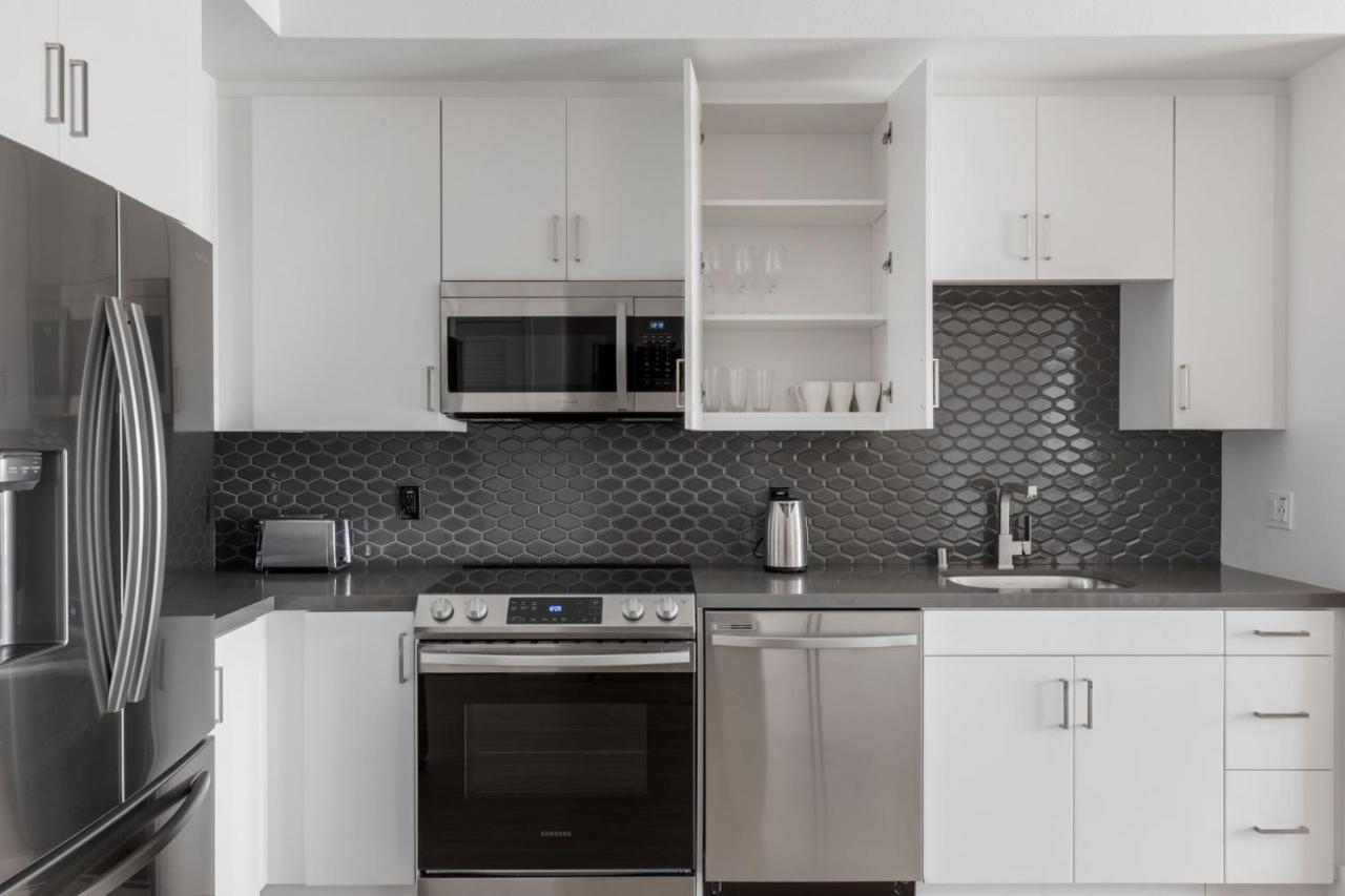Heights 2br W Courtyard Nr Dining San-26 *